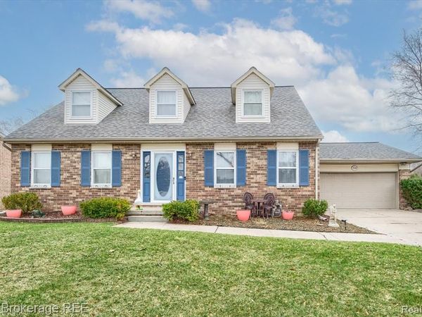 534 Cherrywood Drive, Flushing, MI 48433
