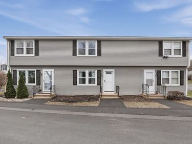 270 Sunderland Road, Unit 2, Worcester, MA 01604