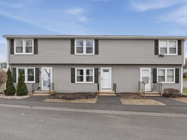 270 Sunderland Road, Unit 2, Worcester, MA 01604