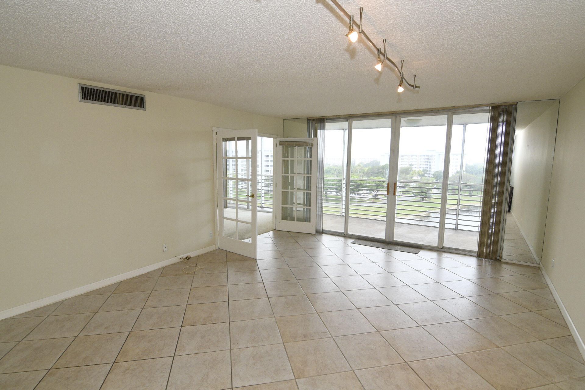 3095 N Course Drive, Unit 712, Pompano Beach, FL 33069 Photo