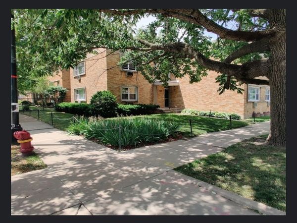 2801 W Waveland Avenue, Unit 1B, Chicago, IL 60618