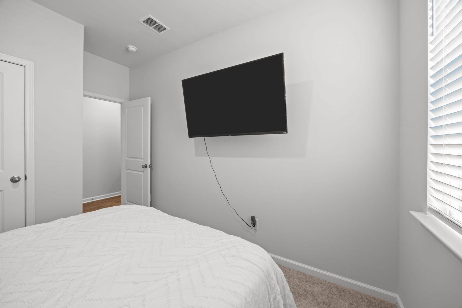 300 Feldspar Lane Photo 14