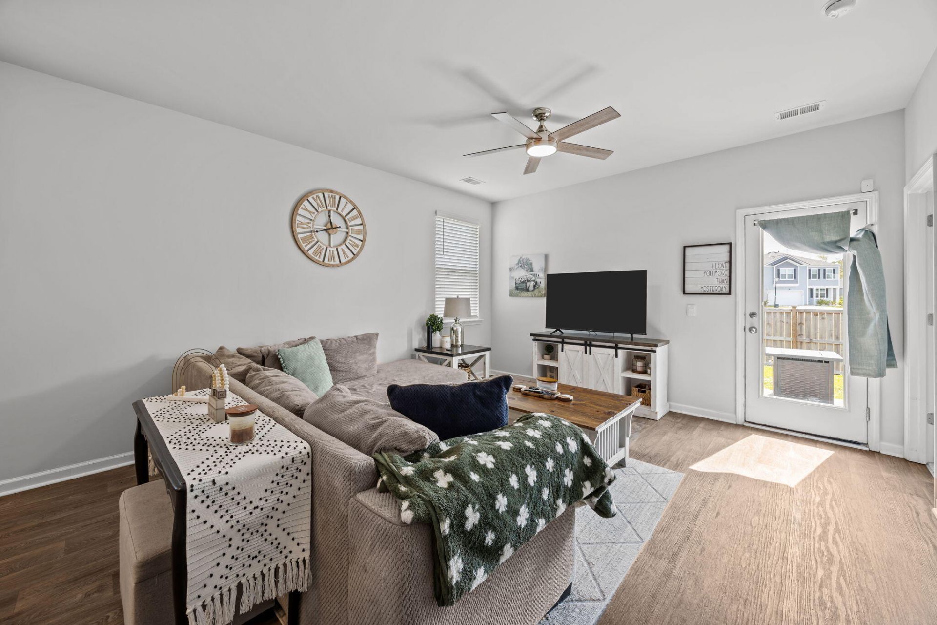 300 Feldspar Lane Photo 26