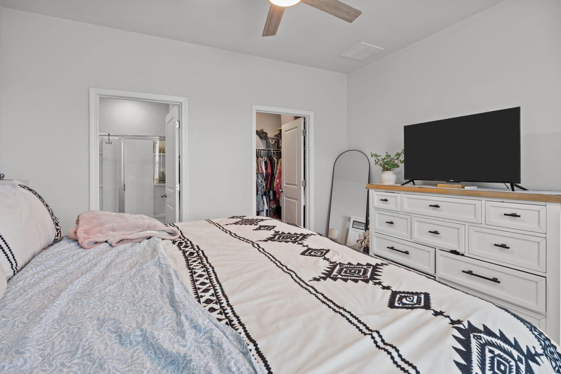 300 Feldspar Lane Photo 32