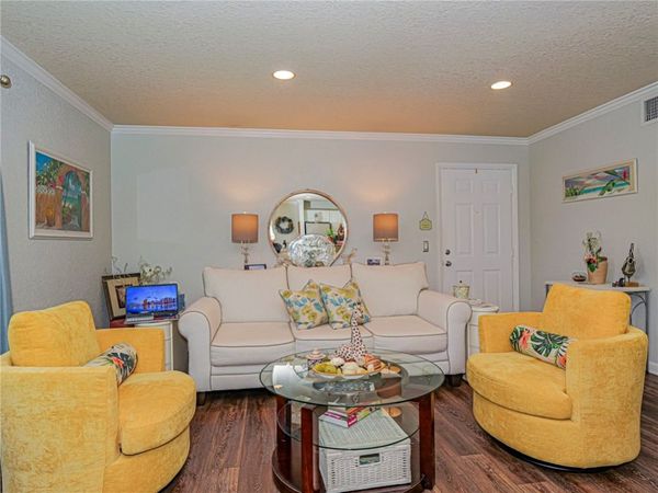 1135 3rd Avenue, Unit 104, Vero Beach, FL 32960