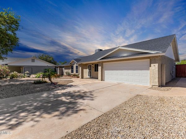 536 N WINTHROP Circle, Mesa, AZ 85213