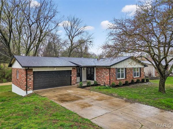 2701 Westminister Drive , St Charles, MO 63301