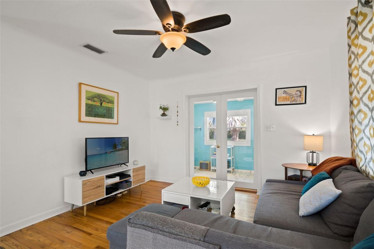 5020 Oxford Avenue N, Saint Petersburg, FL 33710 Photo