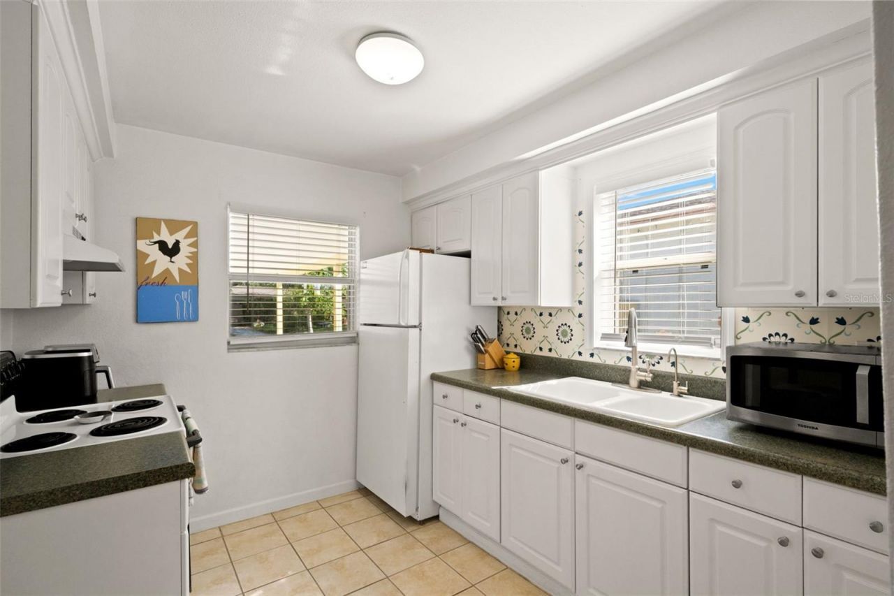 5020 Oxford Avenue N, Saint Petersburg, FL 33710 Photo