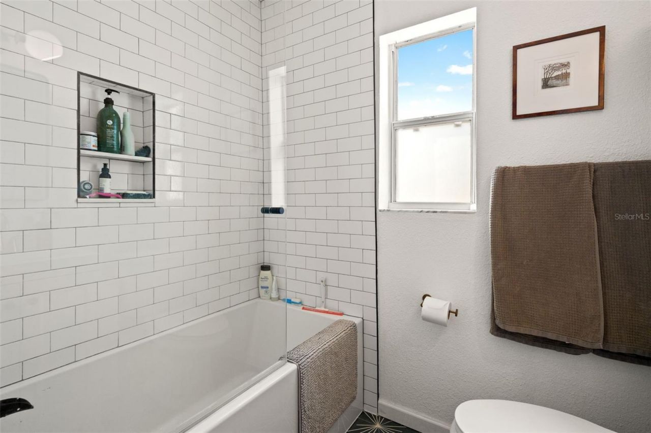 5020 Oxford Avenue N, Saint Petersburg, FL 33710 Photo