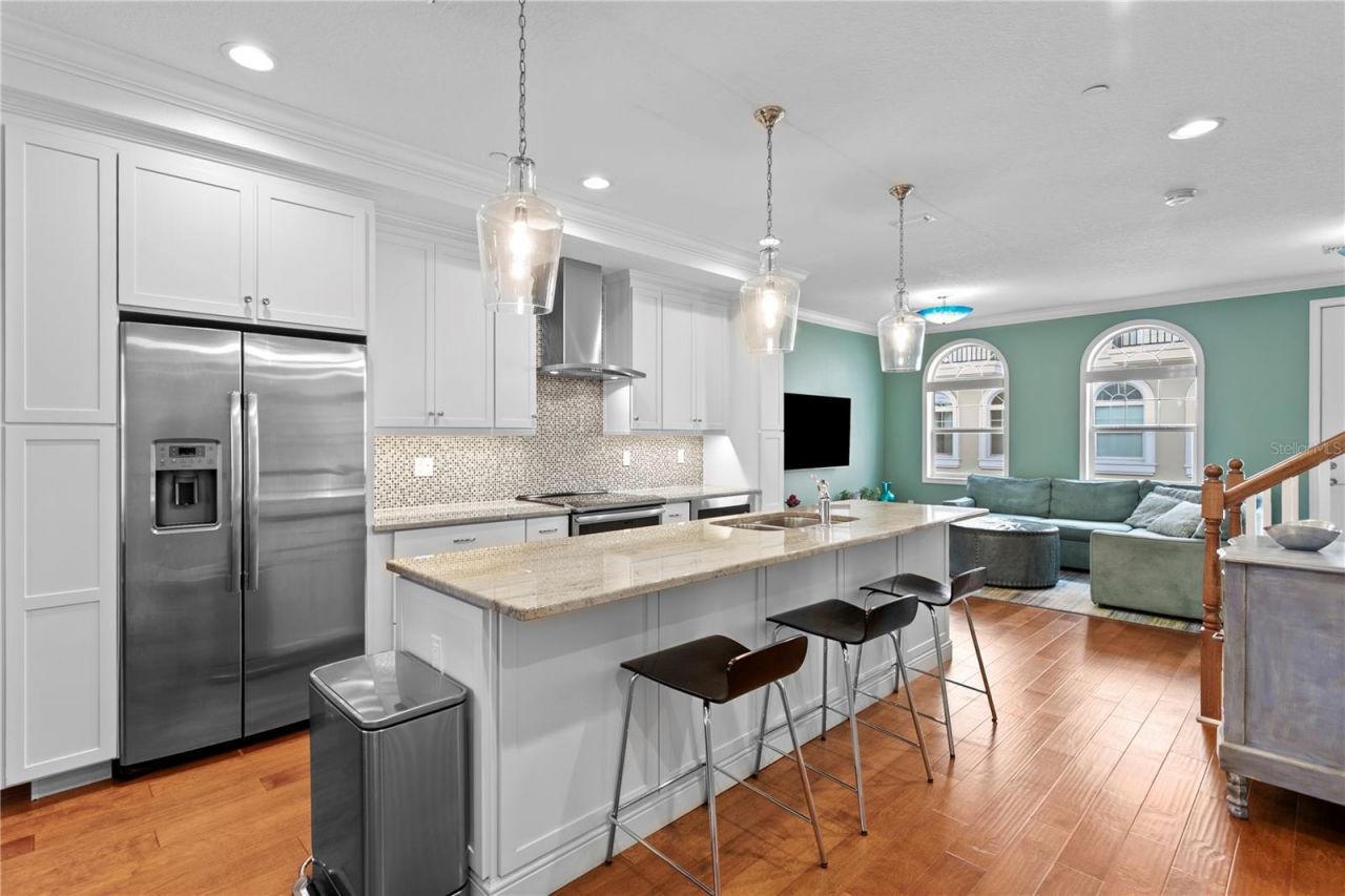 412 Regent Lane N, Saint Petersburg, FL 33701 Photo