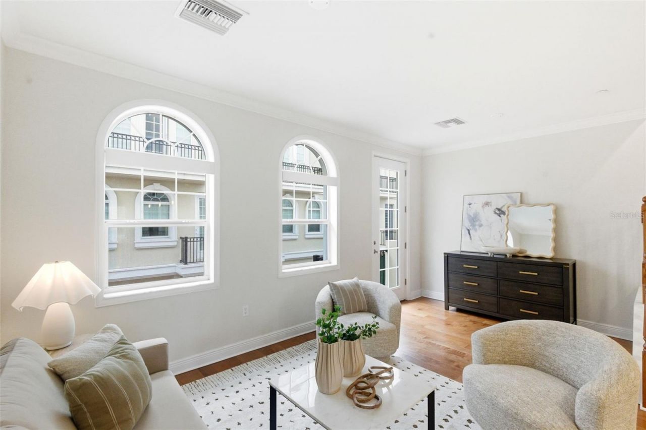 412 Regent Lane N, Saint Petersburg, FL 33701 Photo