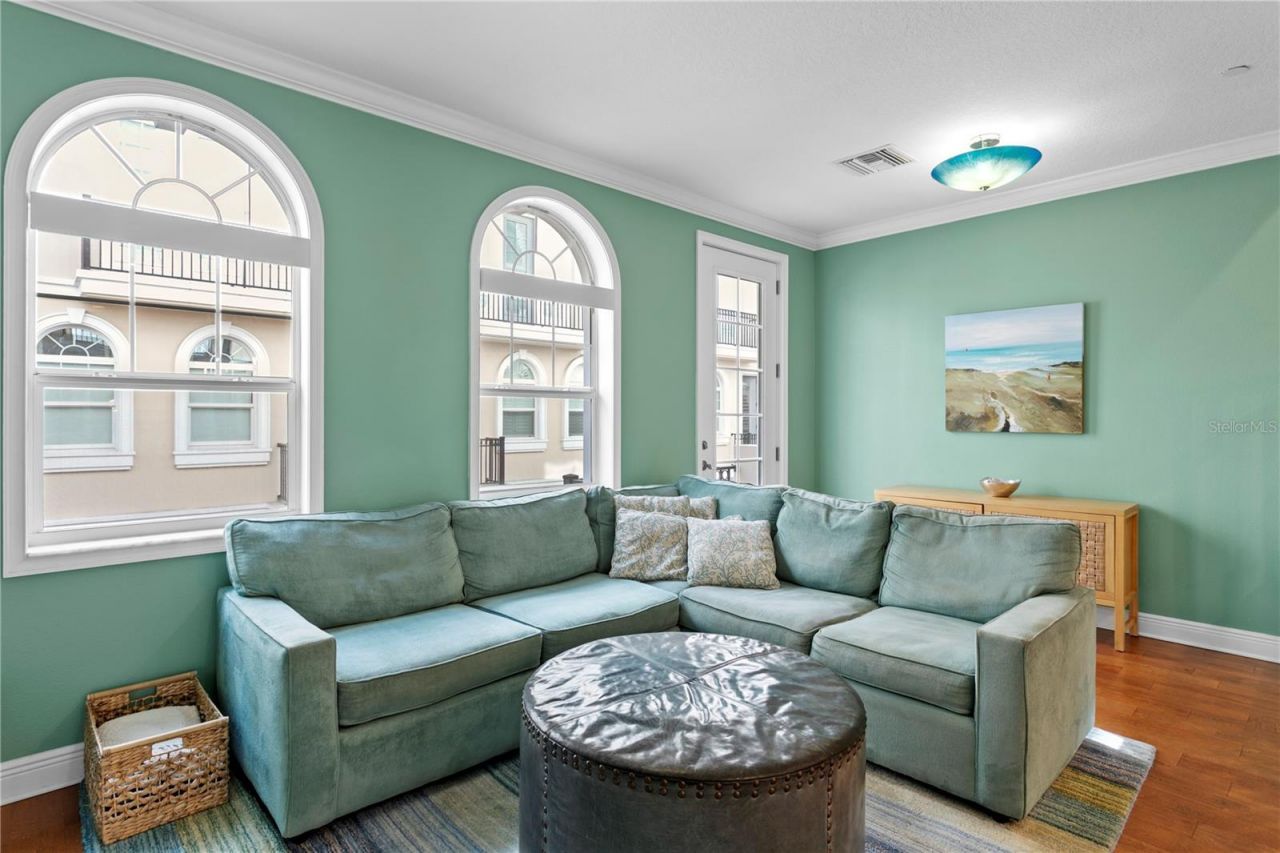 412 Regent Lane N, Saint Petersburg, FL 33701 Photo