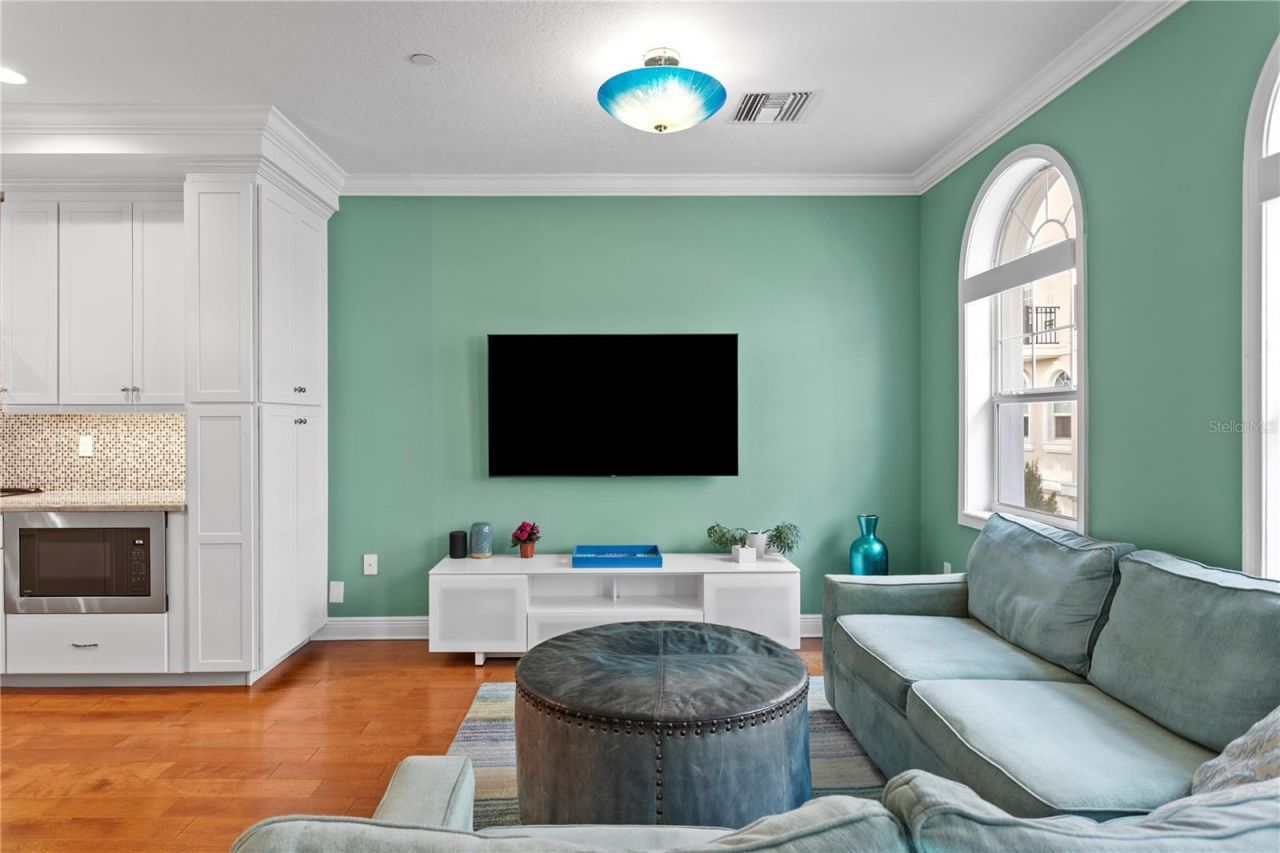 412 Regent Lane N, Saint Petersburg, FL 33701 Photo