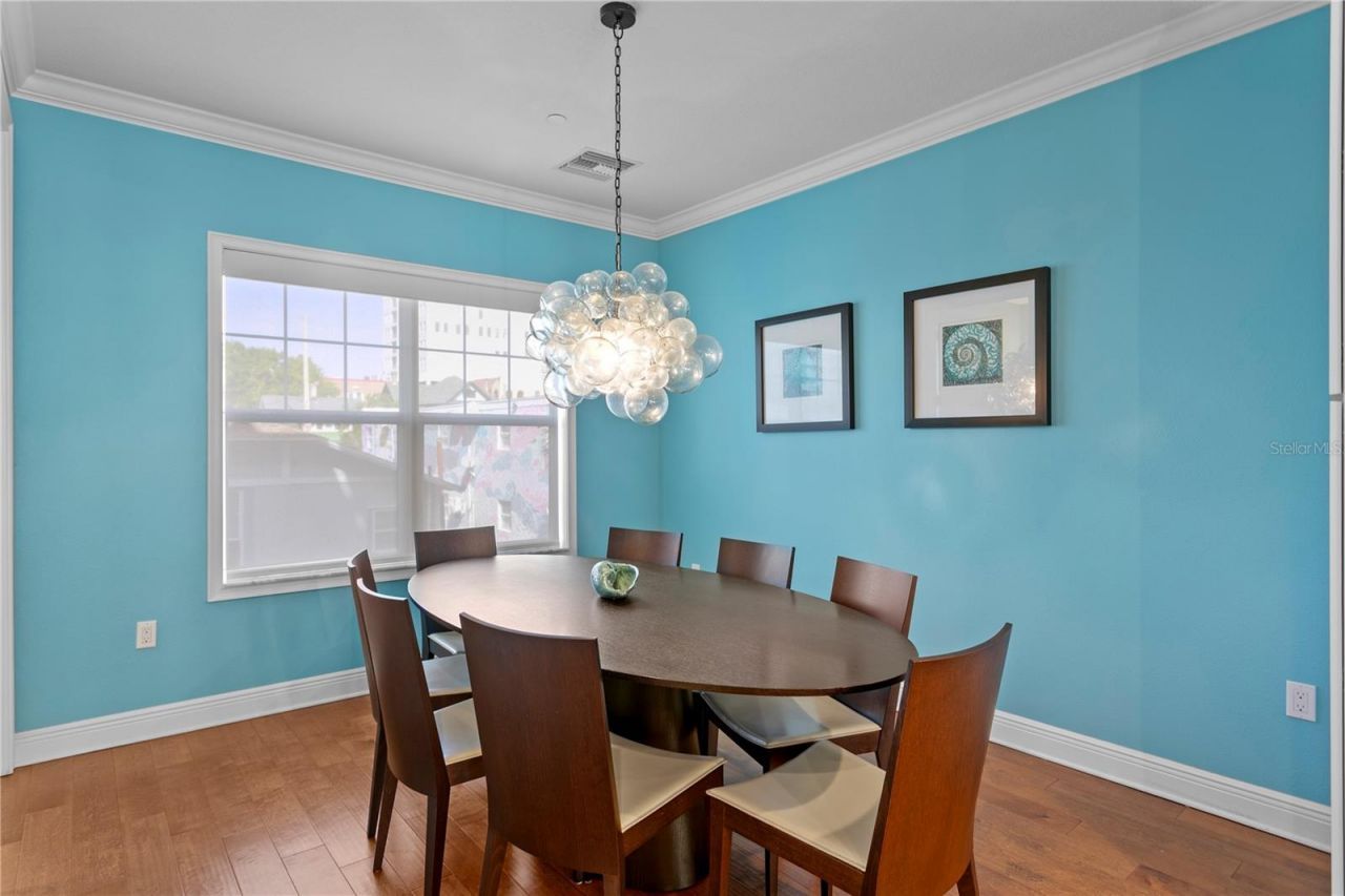 412 Regent Lane N, Saint Petersburg, FL 33701 Photo