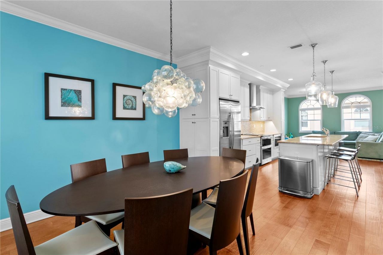 412 Regent Lane N, Saint Petersburg, FL 33701 Photo