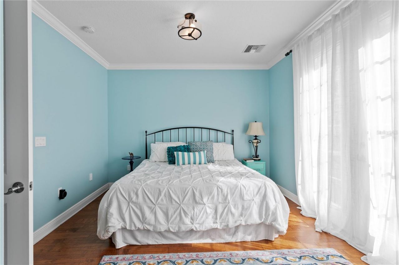 412 Regent Lane N, Saint Petersburg, FL 33701 Photo