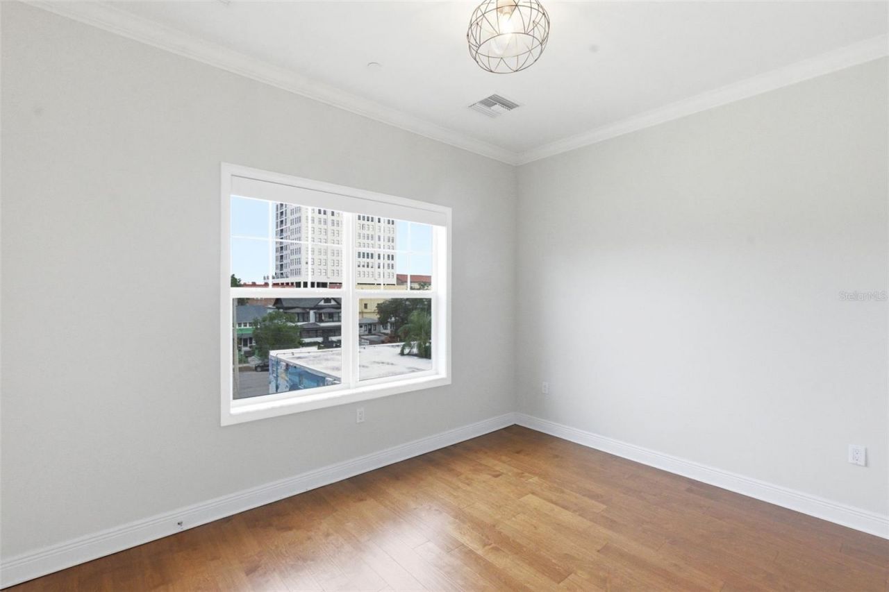 412 Regent Lane N, Saint Petersburg, FL 33701 Photo