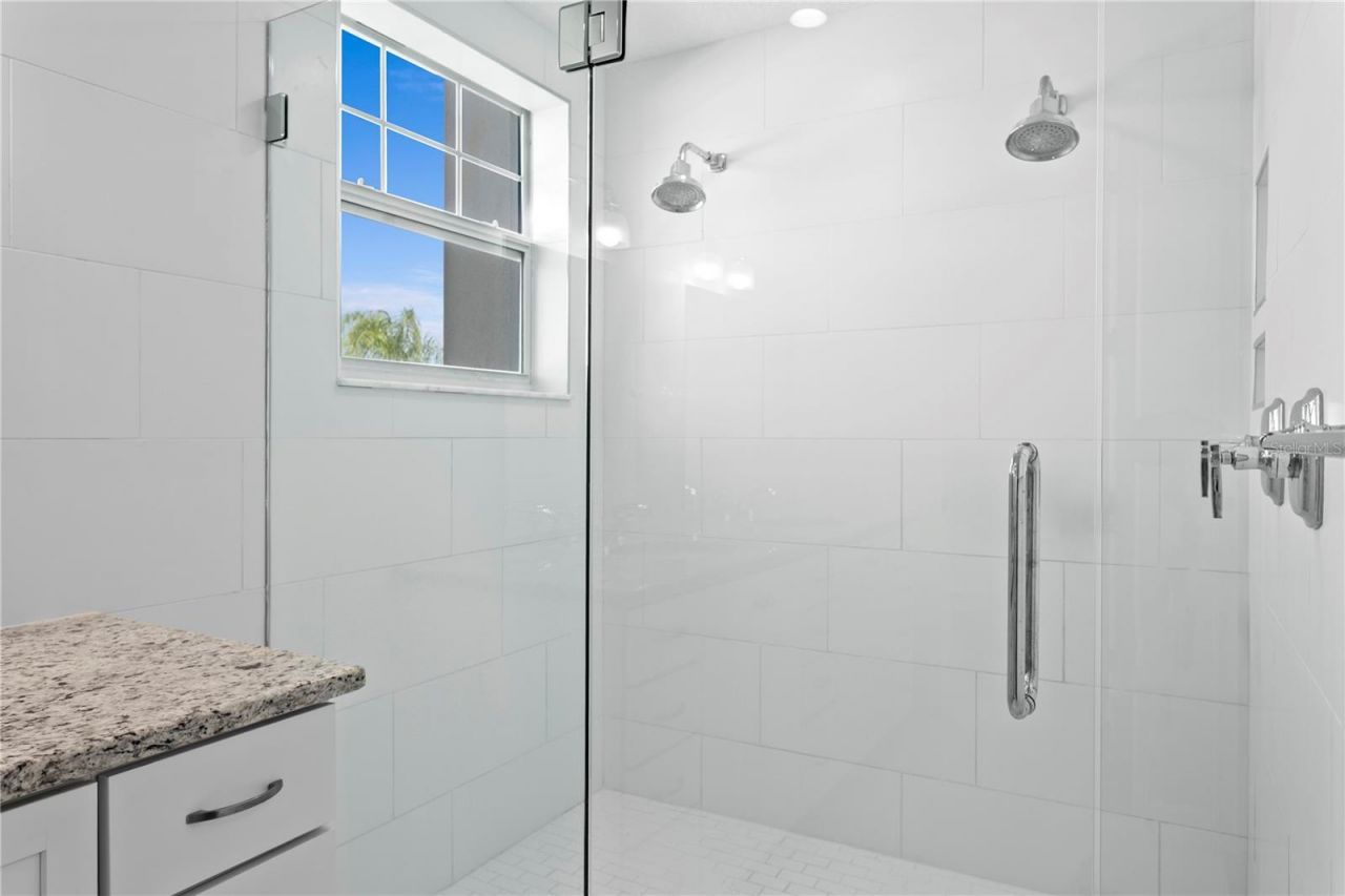 412 Regent Lane N, Saint Petersburg, FL 33701 Photo