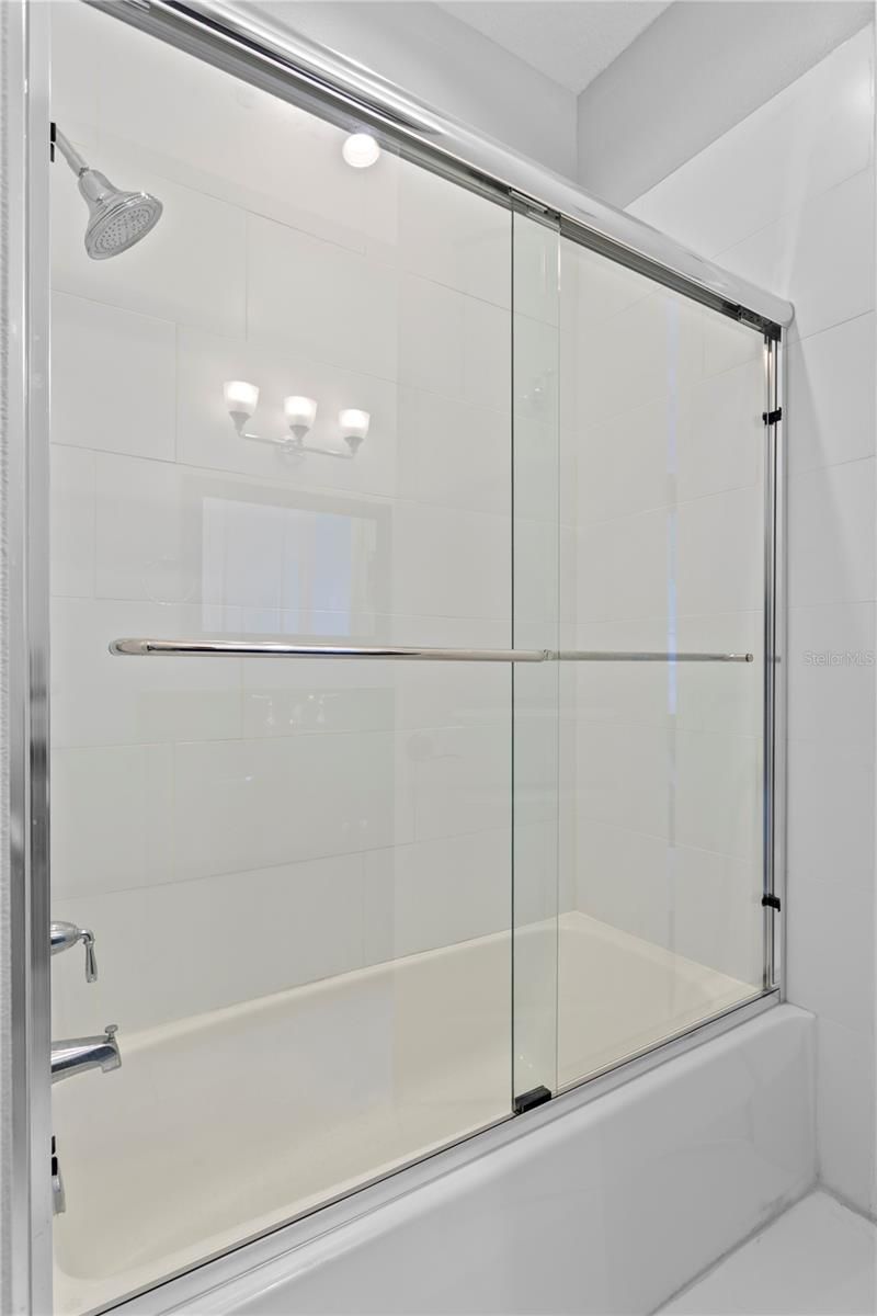 412 Regent Lane N, Saint Petersburg, FL 33701 Photo