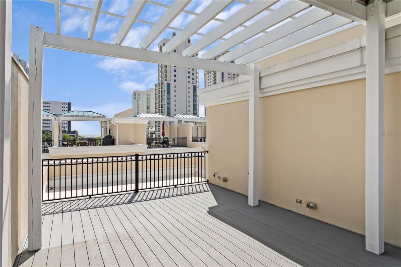 412 Regent Lane N, Saint Petersburg, FL 33701 Photo