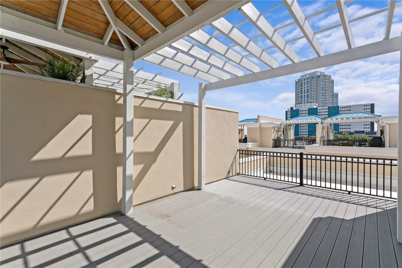 412 Regent Lane N, Saint Petersburg, FL 33701 Photo