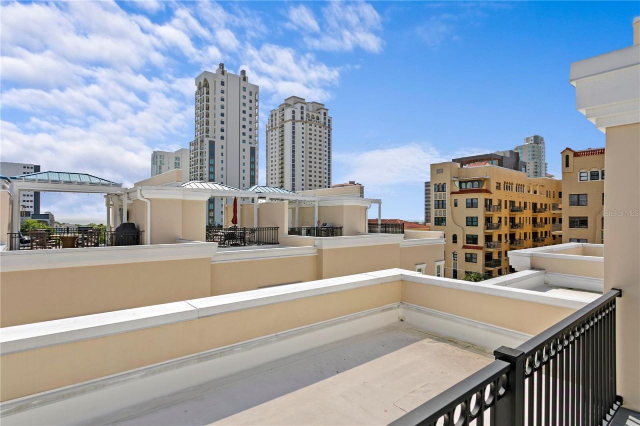 412 Regent Lane N, Saint Petersburg, FL 33701 Photo