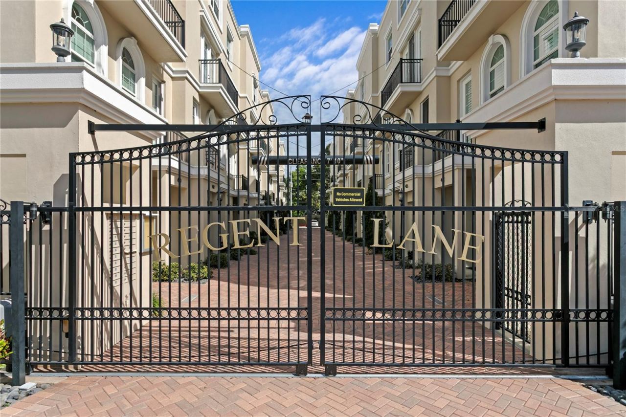 412 Regent Lane N, Saint Petersburg, FL 33701 Photo