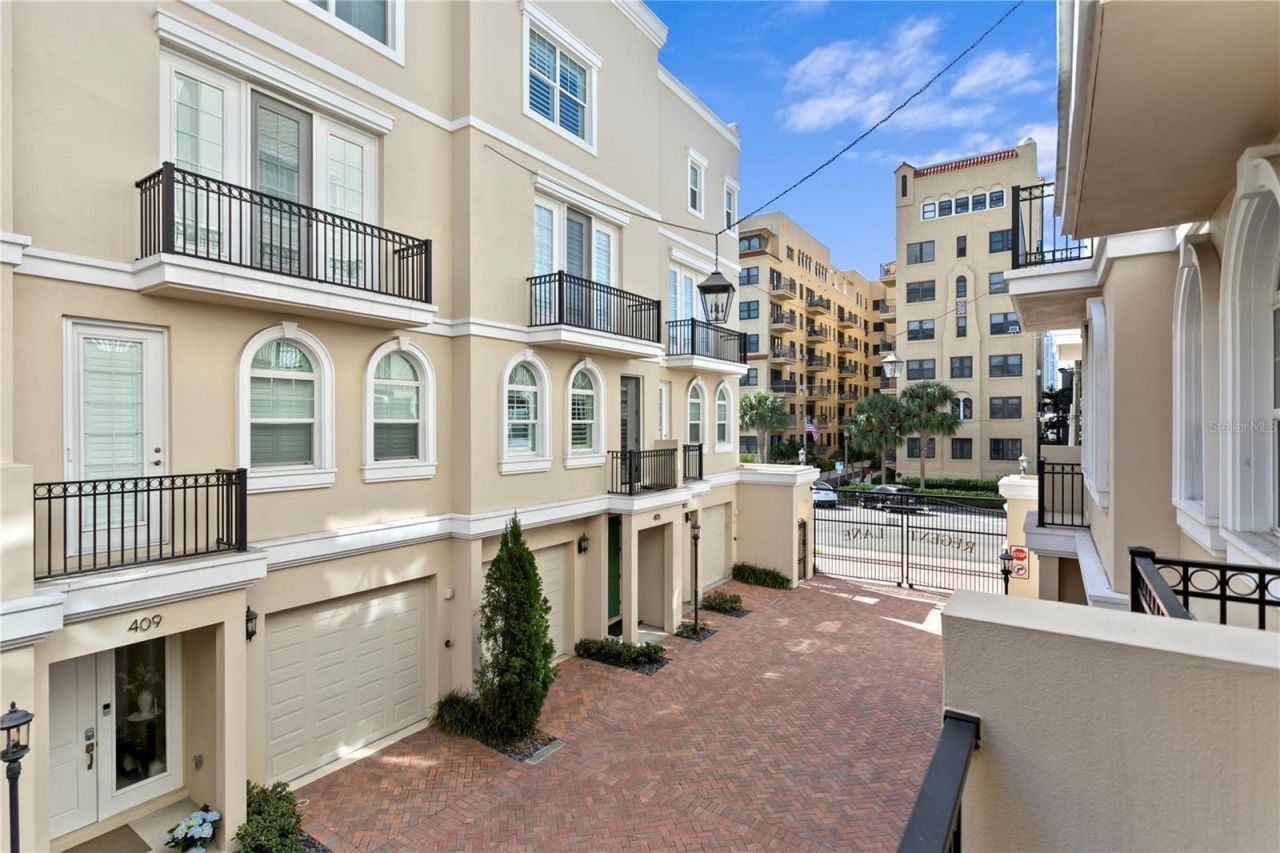 412 Regent Lane N, Saint Petersburg, FL 33701 Photo