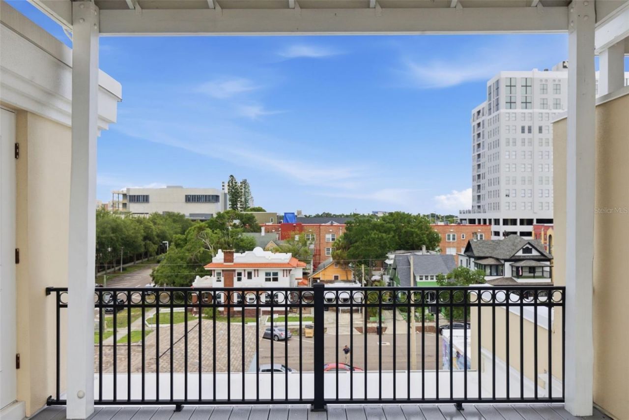 412 Regent Lane N, Saint Petersburg, FL 33701 Photo