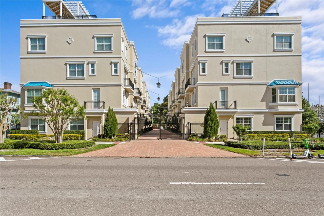 412 Regent Lane N, Saint Petersburg, FL 33701 Photo