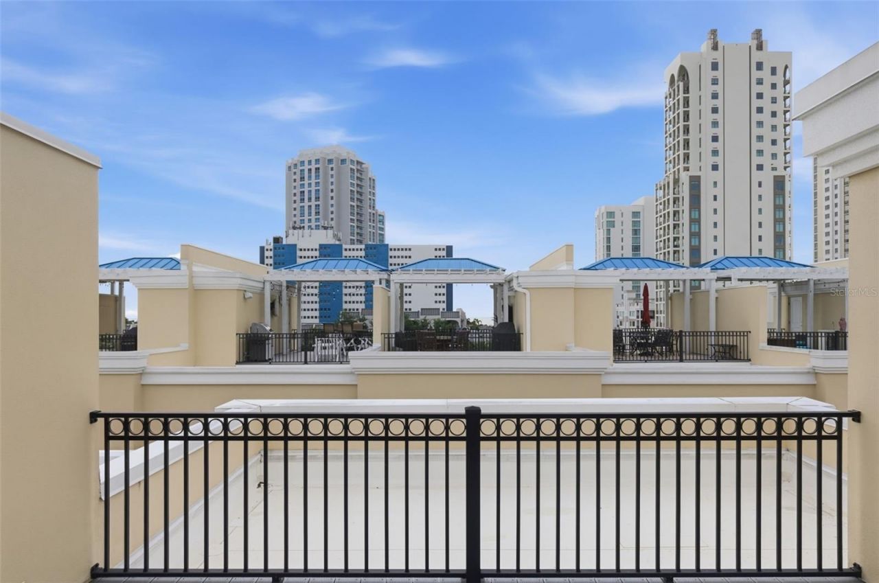 412 Regent Lane N, Saint Petersburg, FL 33701 Photo