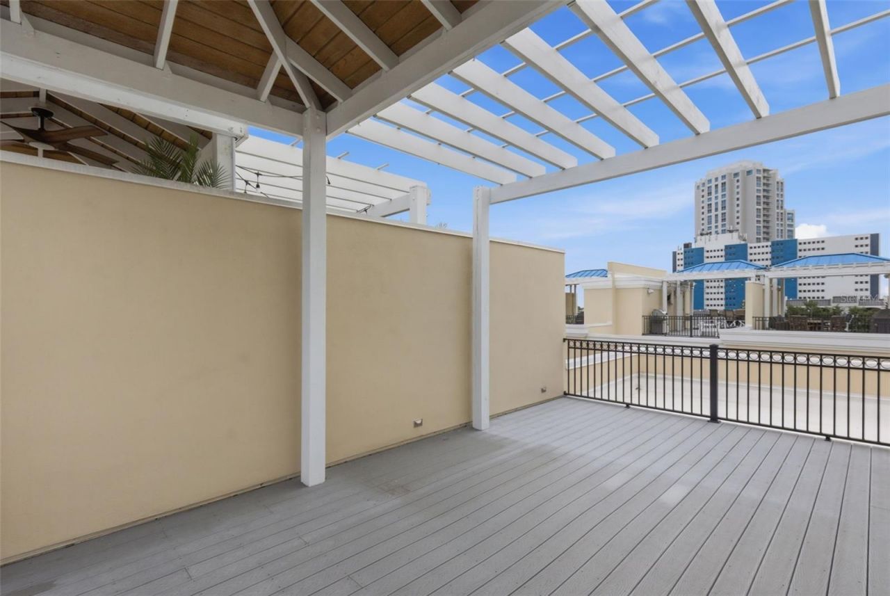 412 Regent Lane N, Saint Petersburg, FL 33701 Photo