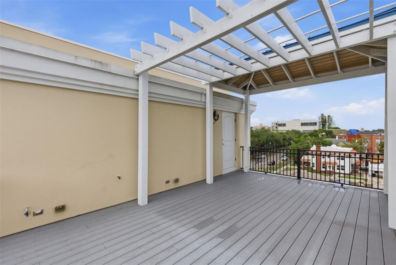 412 Regent Lane N, Saint Petersburg, FL 33701 Photo