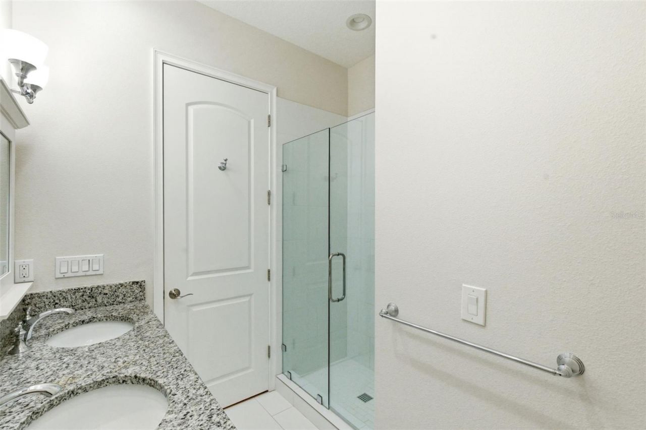 412 Regent Lane N, Saint Petersburg, FL 33701 Photo