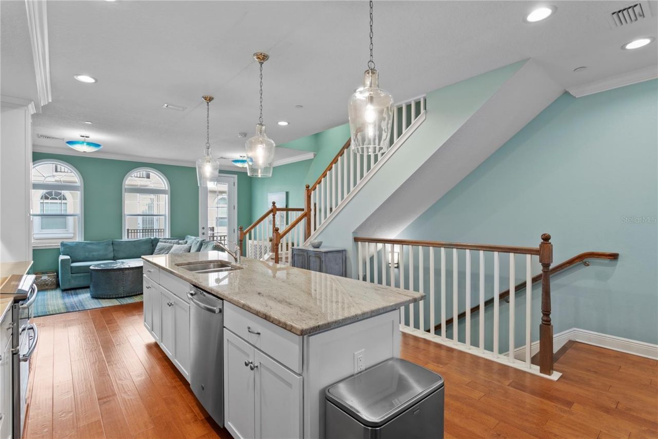 412 Regent Lane N, Saint Petersburg, FL 33701 Photo