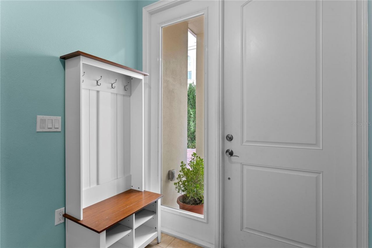 412 Regent Lane N, Saint Petersburg, FL 33701 Photo