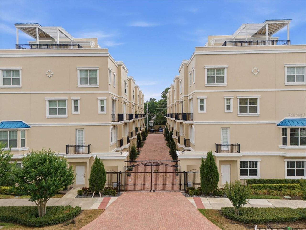 412 Regent Lane N, Saint Petersburg, FL 33701 Photo