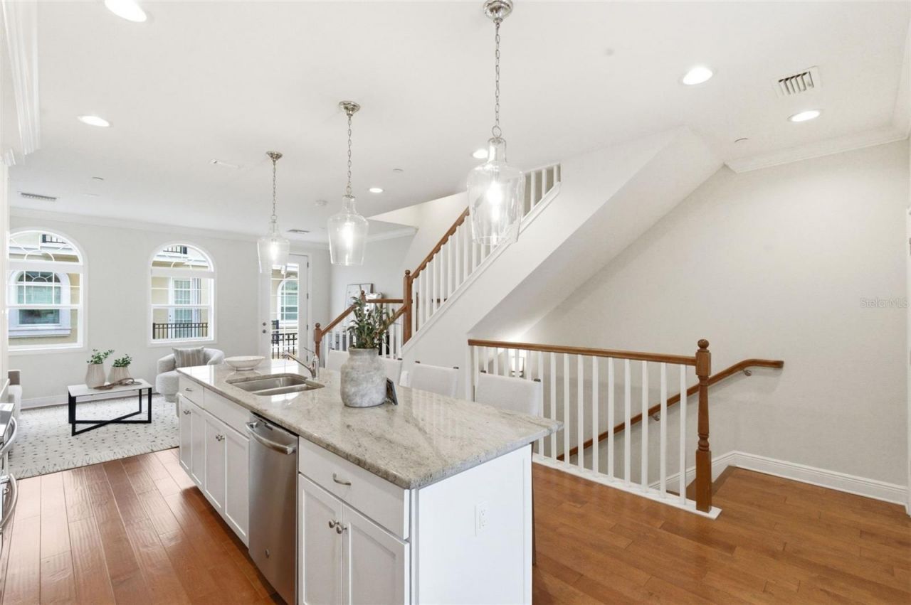 412 Regent Lane N, Saint Petersburg, FL 33701 Photo