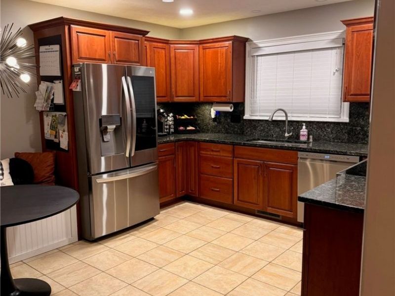 8407 Barton Drive, Strongsville, OH 44149 Photo 12