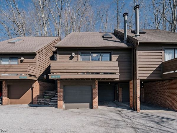 275 Solon Road , Unit 275C, Chagrin Falls, OH 44022