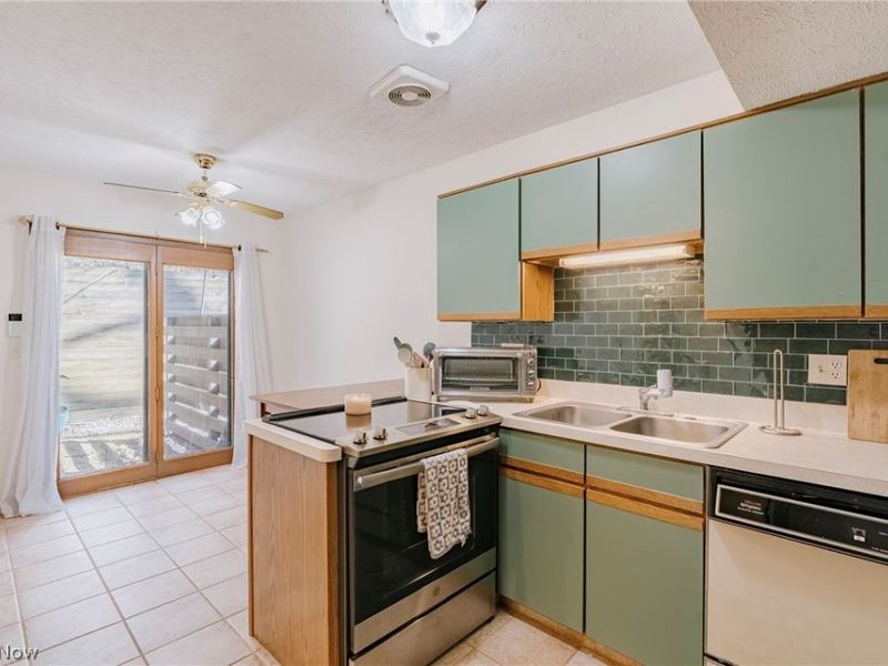 275 Solon Road , Unit 275C, Chagrin Falls, OH 44022 Photo 8