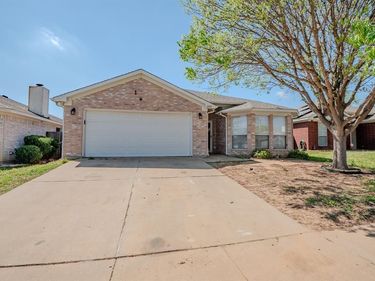 2401 Kelton Street, Fort Worth, TX 76133