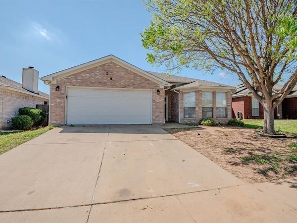 2401 Kelton Street, Fort Worth, TX 76133