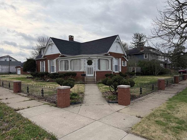 27 N Edwards Street, Worthington, IN 47471