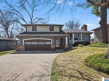 9811 Sprague Street, Omaha, NE 68134