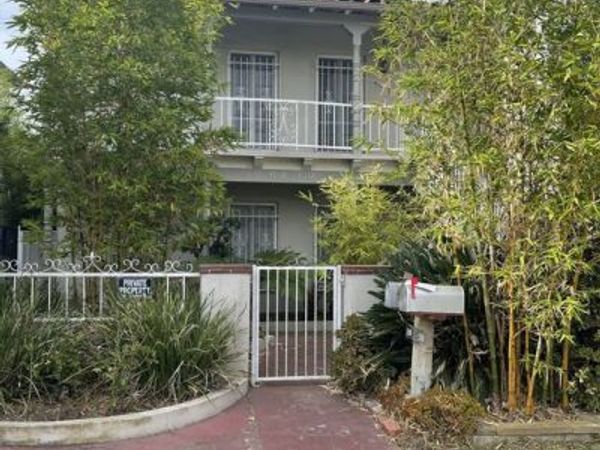 4010 W Adams Boulevard, Los Angeles, CA 90018