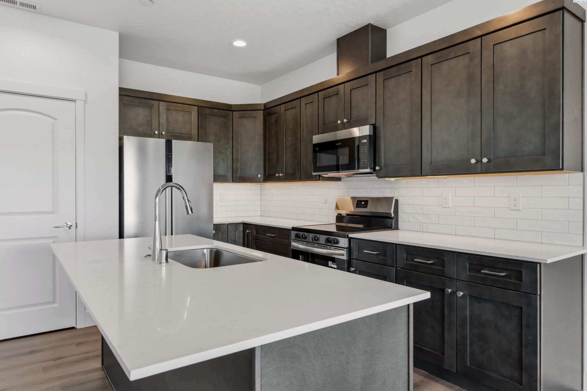 4517 Road 114 primary photo