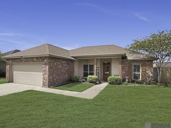 28319 Lake Sabine Dr, Livingston, LA 70754