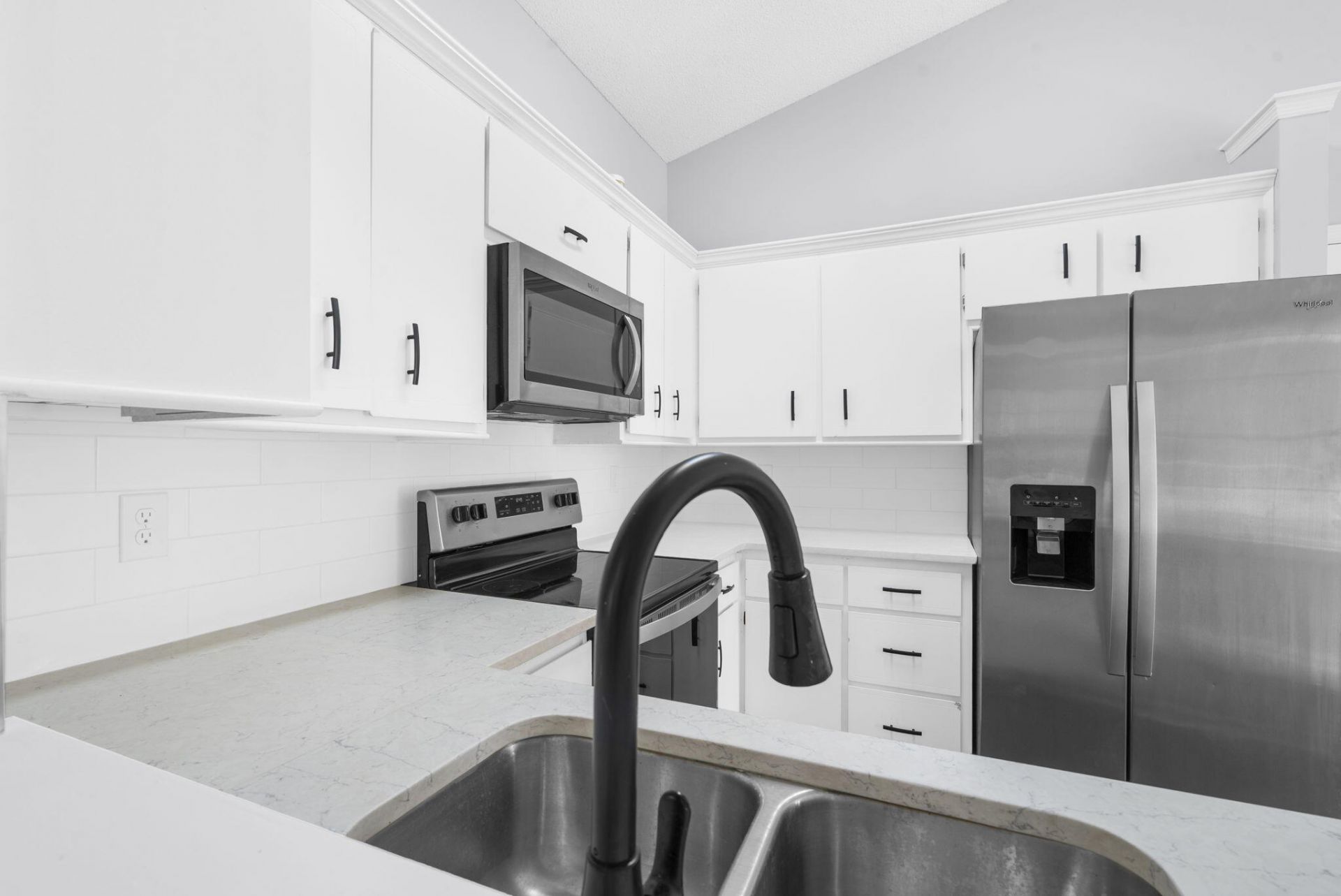 2772 Donner Avenue Photo 10